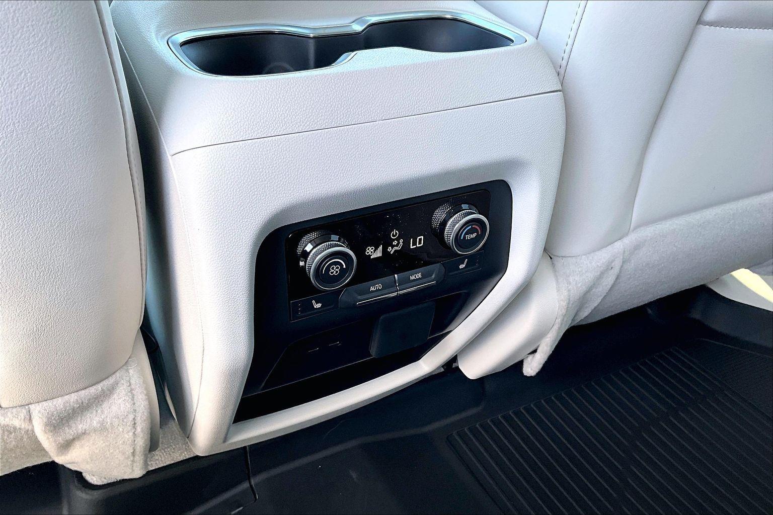 2026 Buick Enclave Avenir - Photo 17