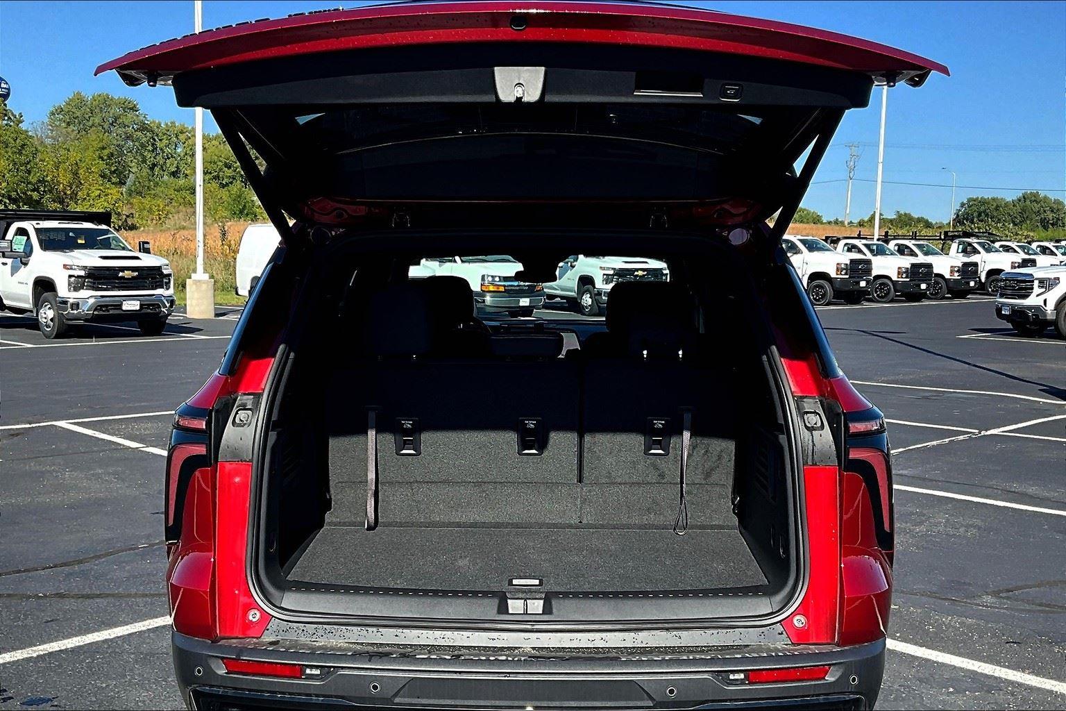 2025 Chevrolet Traverse LT - Photo 14