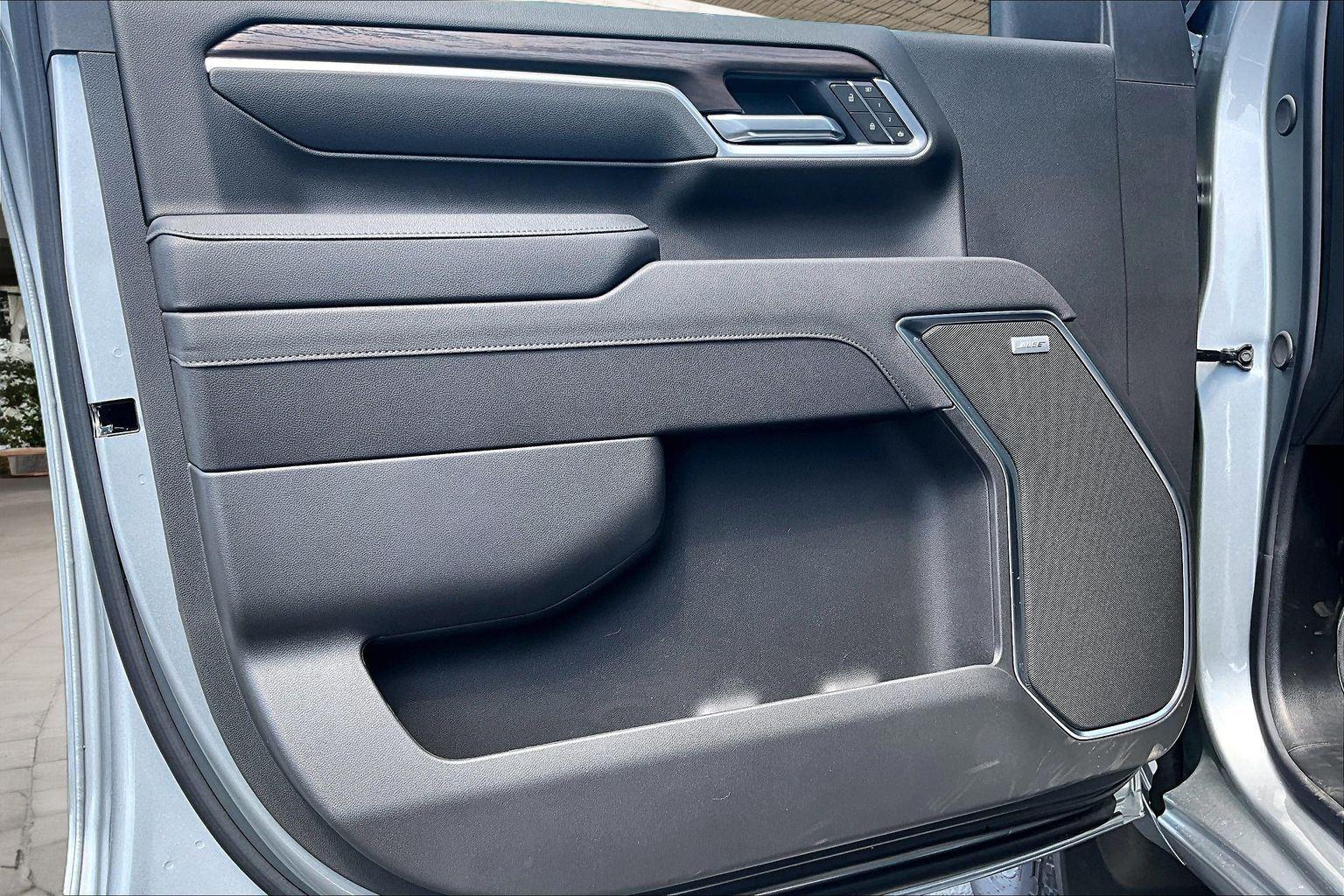 2026 GMC Sierra 2500HD SLT - Photo 9