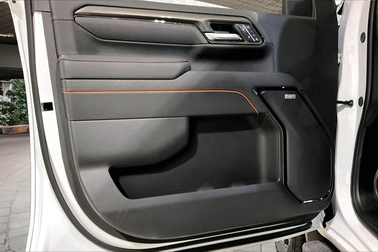 2026 GMC Sierra 2500HD AT4 - Photo 9