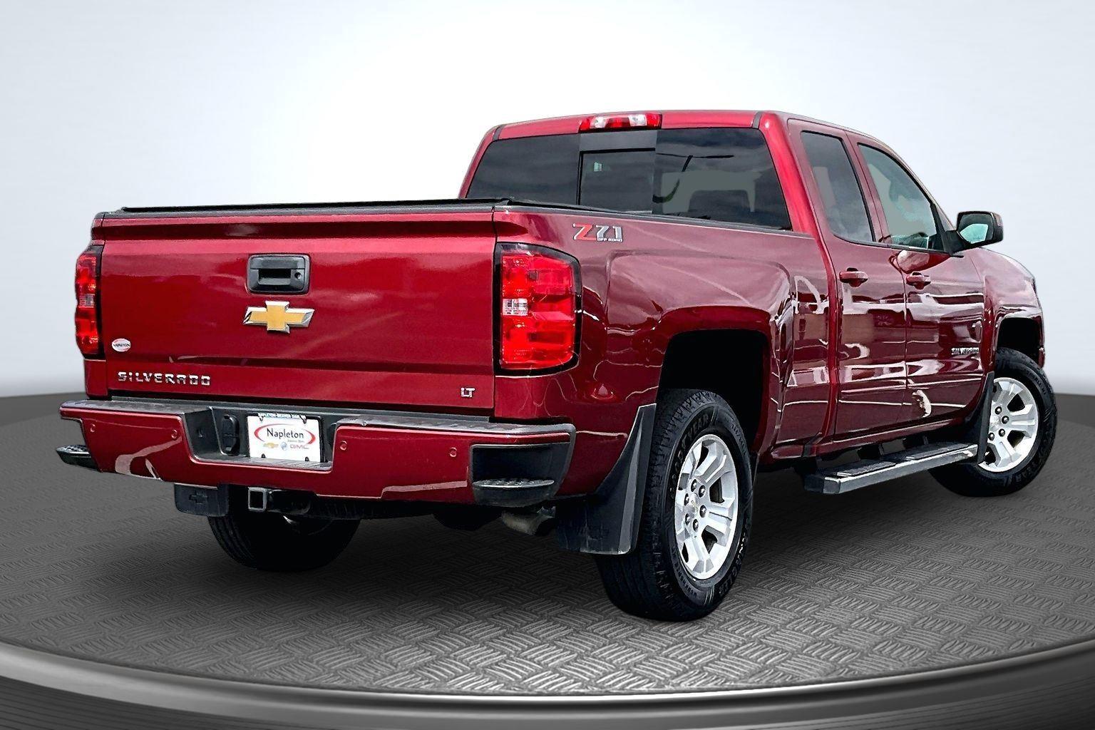 Used 2018 Chevrolet Silverado 1500 LT with VIN 1GCVKREC9JZ340168 for sale in Beaver Dam, WI