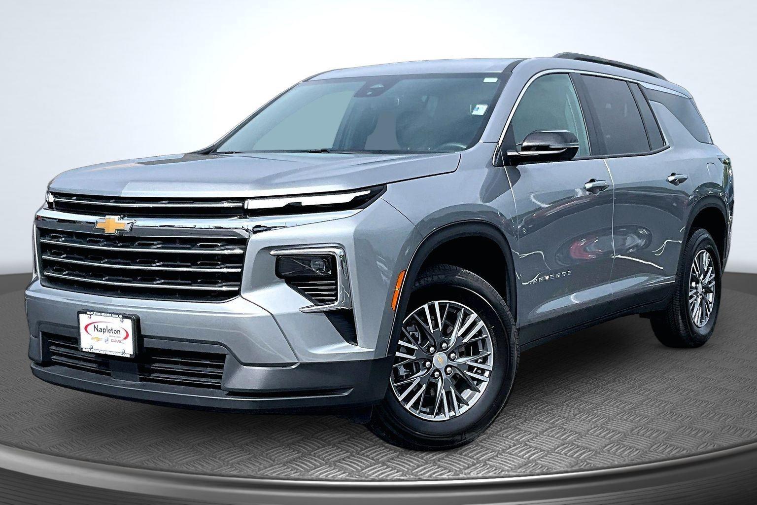 Sterling Gray Metallic 2026 Chevrolet Traverse SUV / Crossover Four-Wheel Drive 8-Speed Automatic