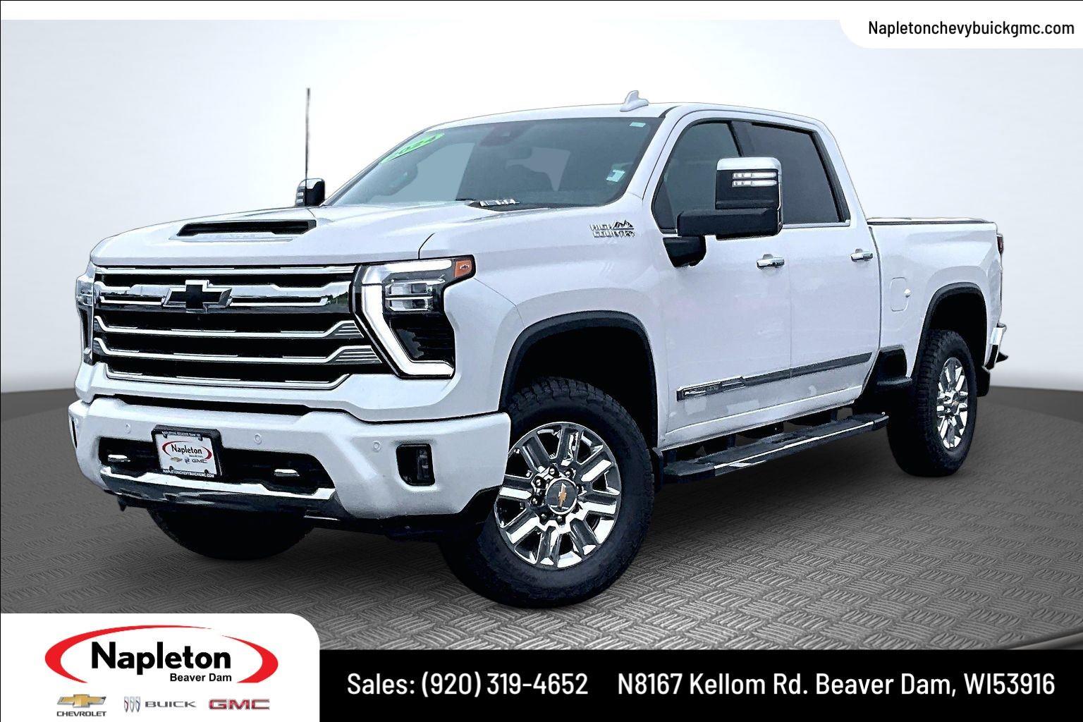 White (Iridescent Pearl Tricoat) 2024 Chevrolet Silverado 2500HD Pickup Truck Four-Wheel Drive Automatic