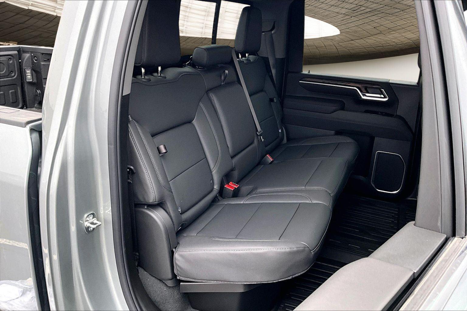 2026 GMC Sierra 2500HD SLT - Photo 11