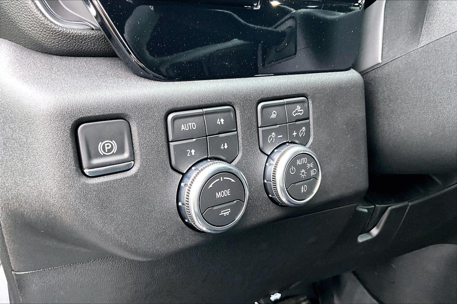 2026 GMC Sierra 2500HD SLT - Photo 17