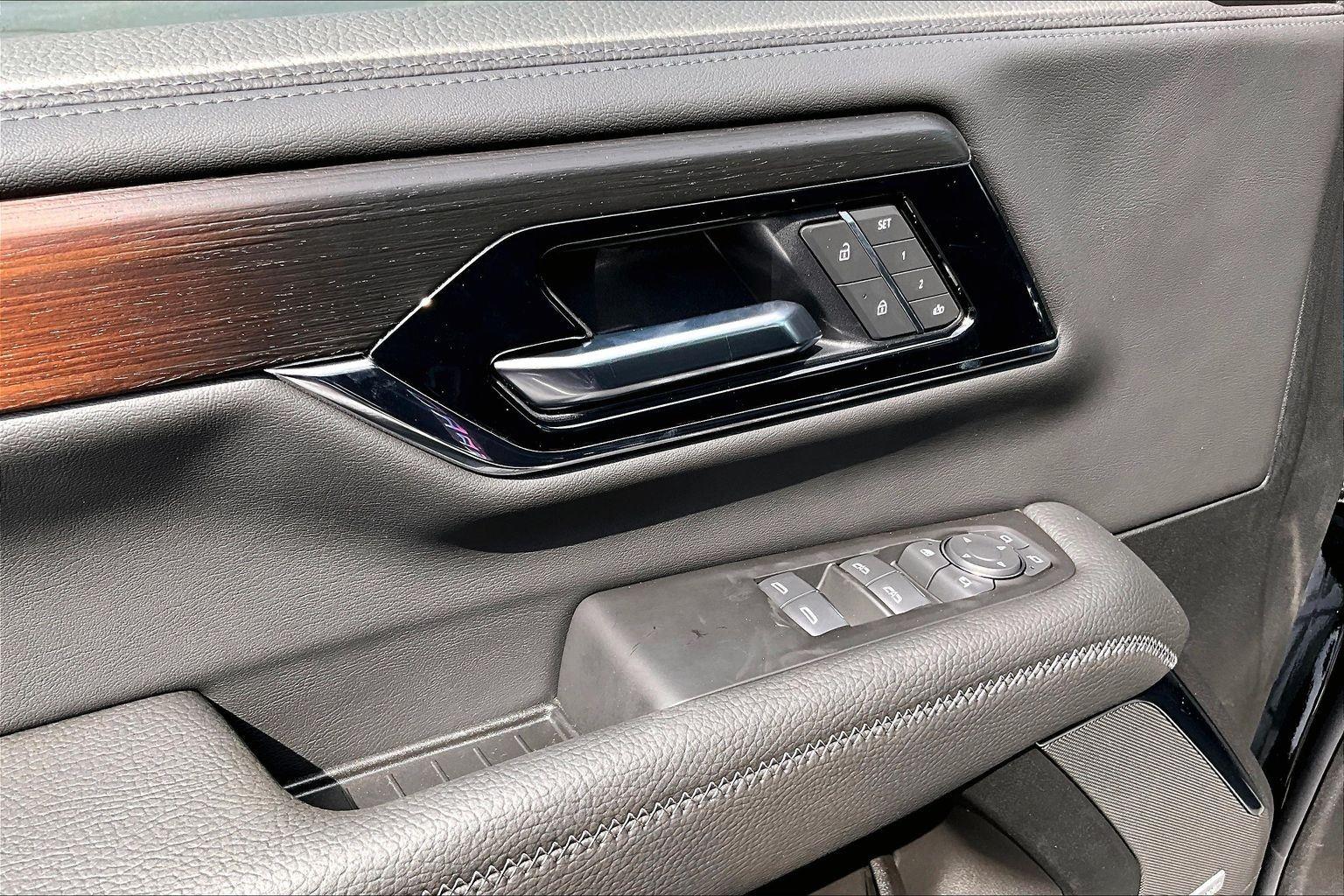 2026 GMC Yukon XL Denali - Photo 18