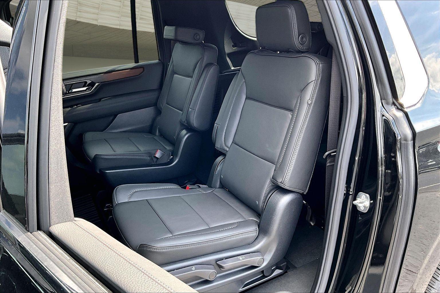 2026 GMC Yukon XL Denali - Photo 32
