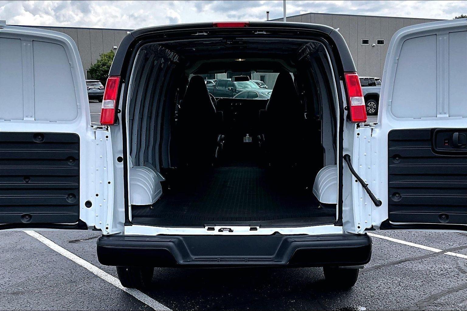 2026 Chevrolet Express Cargo Work Van - Photo 16