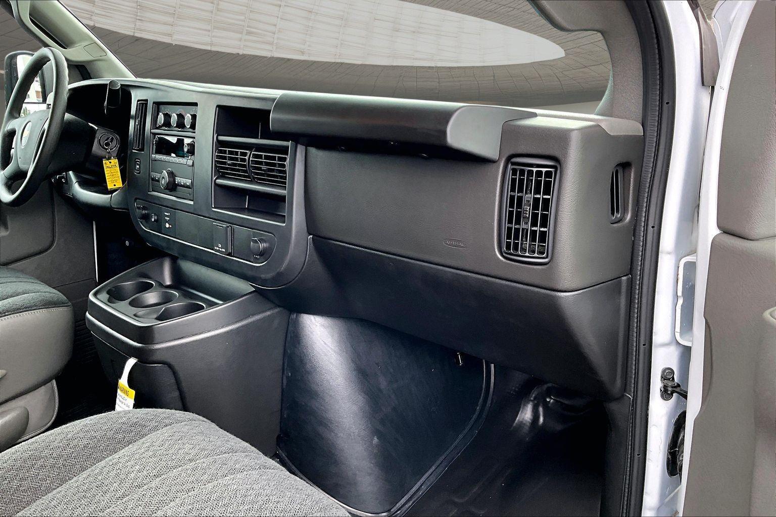 2026 Chevrolet Express Cargo Work Van - Photo 29