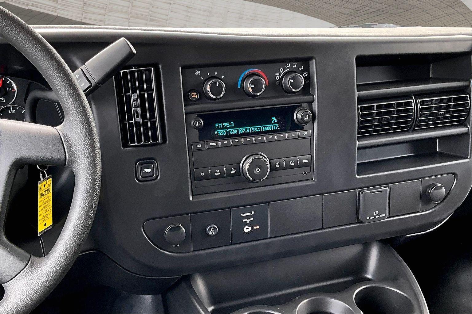2026 Chevrolet Express Cargo Work Van - Photo 7