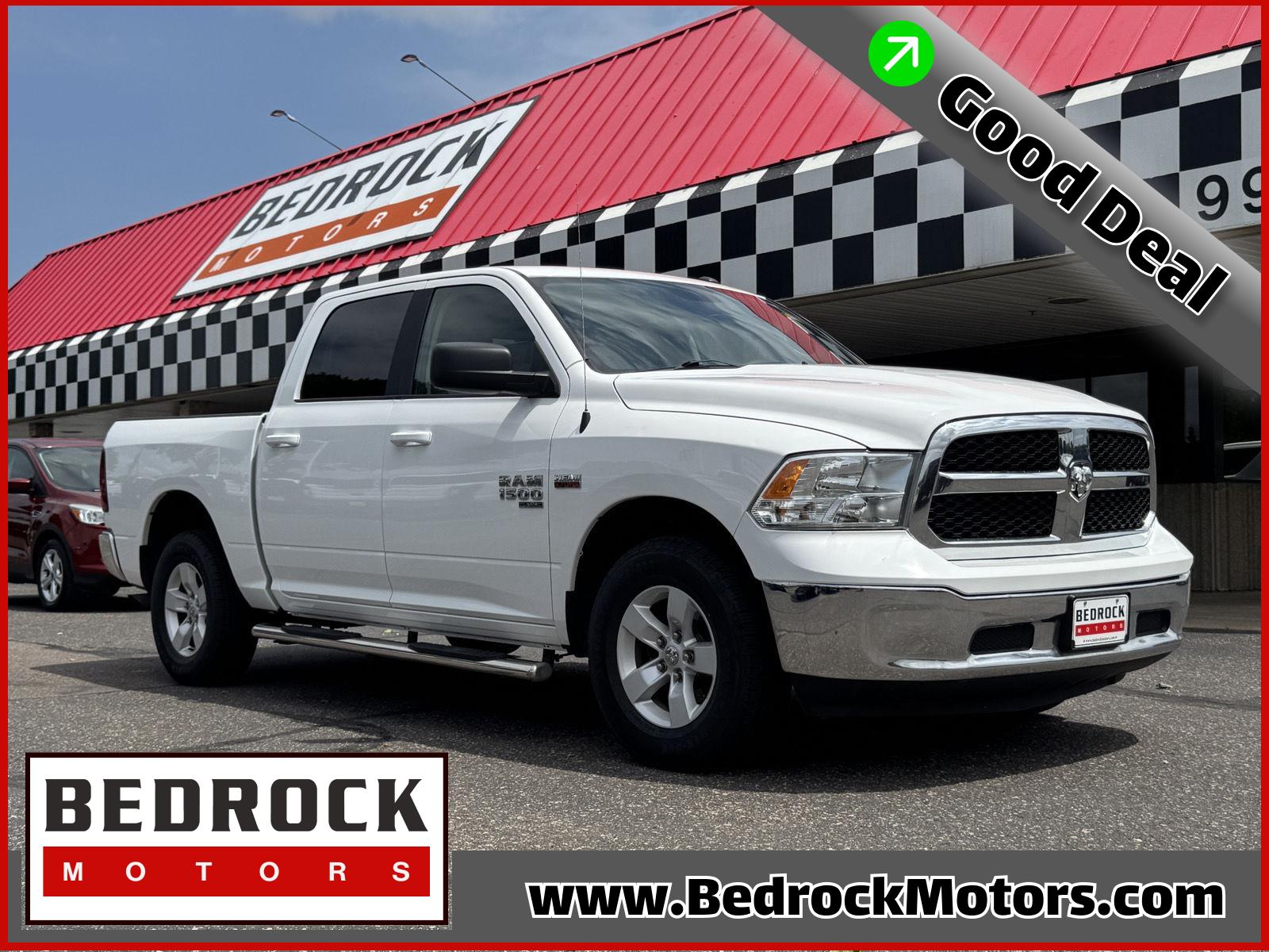 Bright White Clearcoat 2019 RAM 1500 Pickup Truck Four-Wheel Drive 8-Speed Automatic