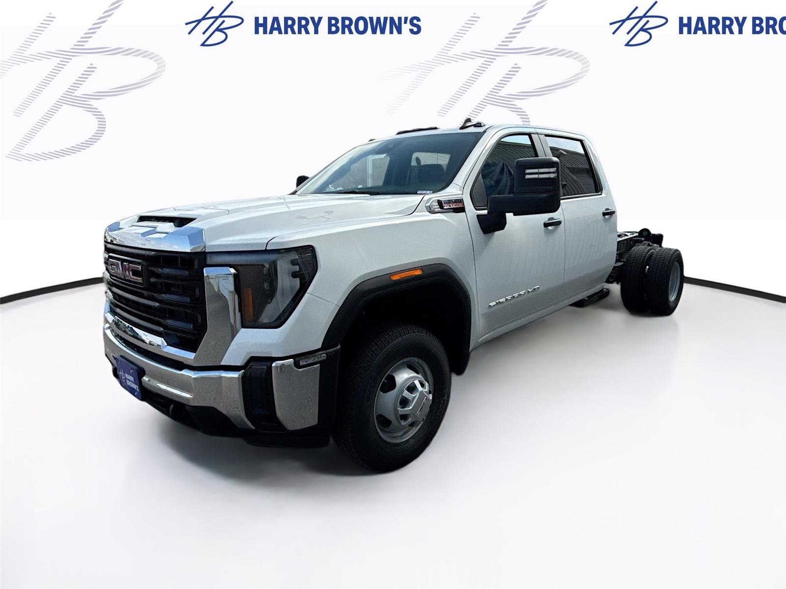 Summit White 2026 GMC Sierra 3500HD Chassis Pro Crew Cab 4WD Pickup Truck Four-Wheel Drive Automatic