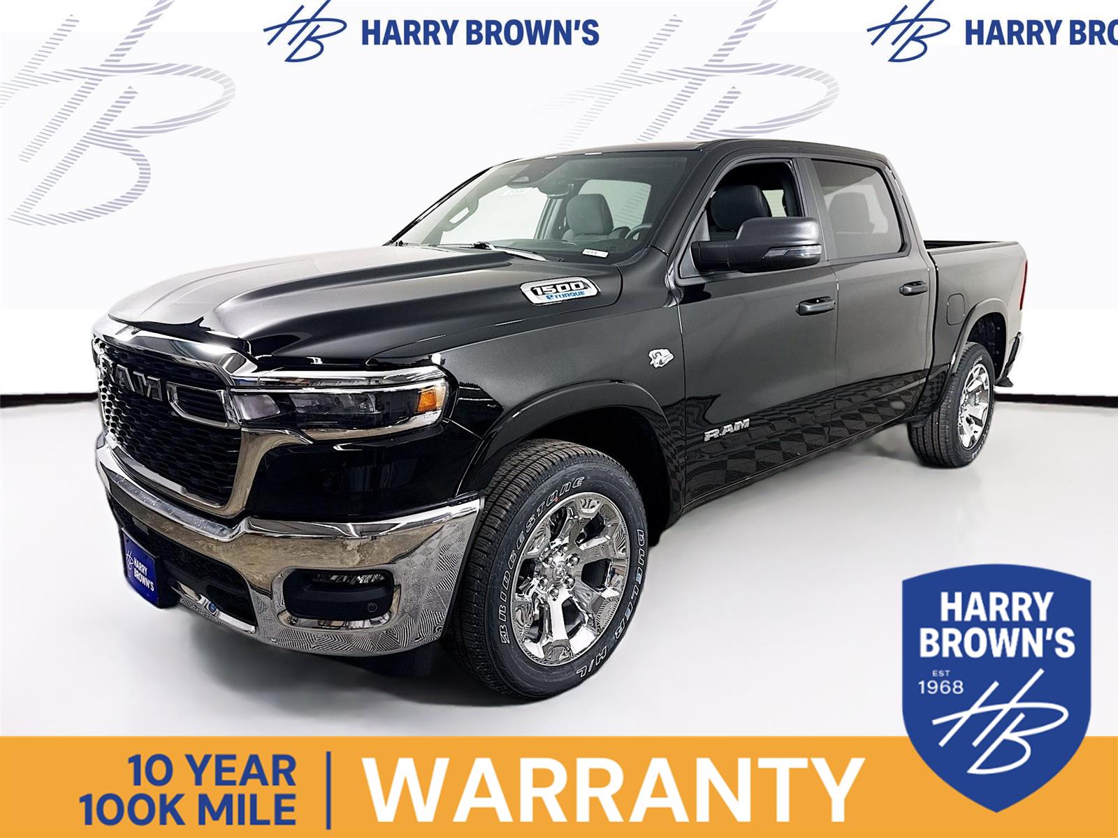 Diamond Black Crystal Pearlcoat 2026 RAM 1500 Pickup Truck Four-Wheel Drive 8-Speed Automatic