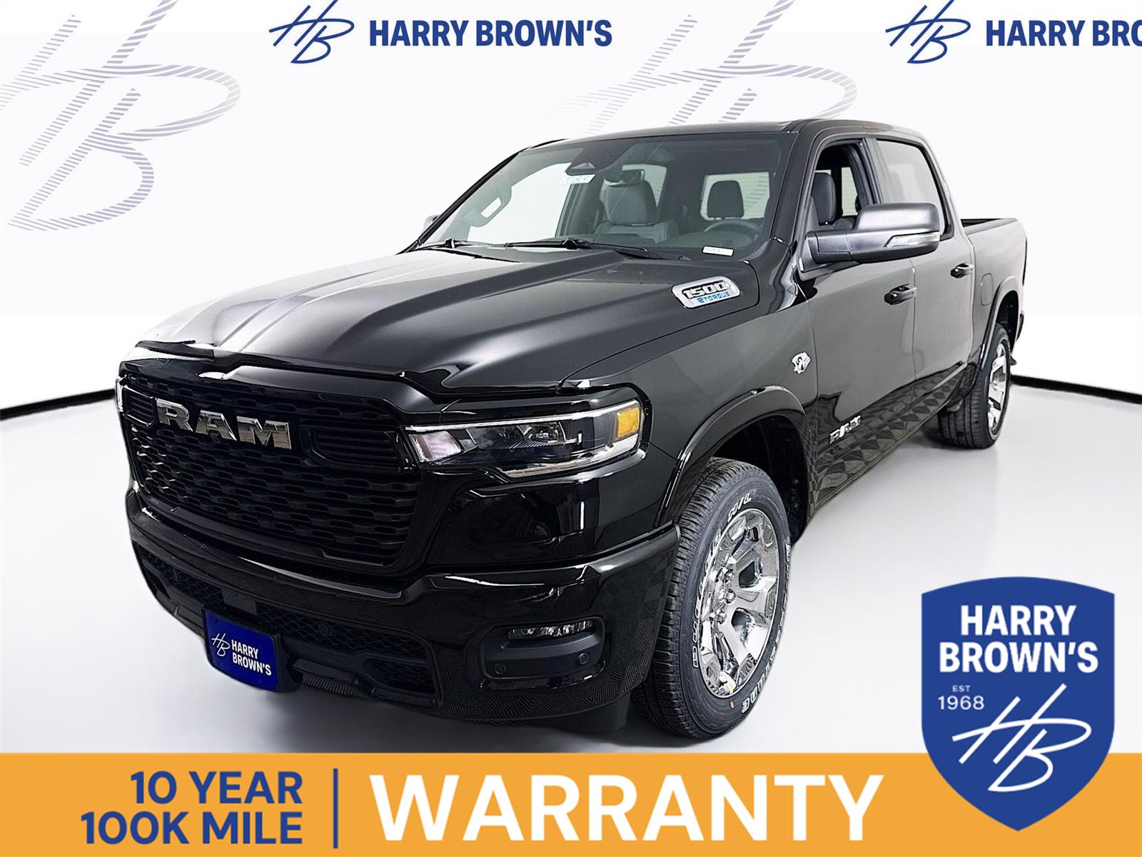 Diamond Black Crystal Pearlcoat 2026 RAM 1500 Pickup Truck Four-Wheel Drive 8-Speed Automatic