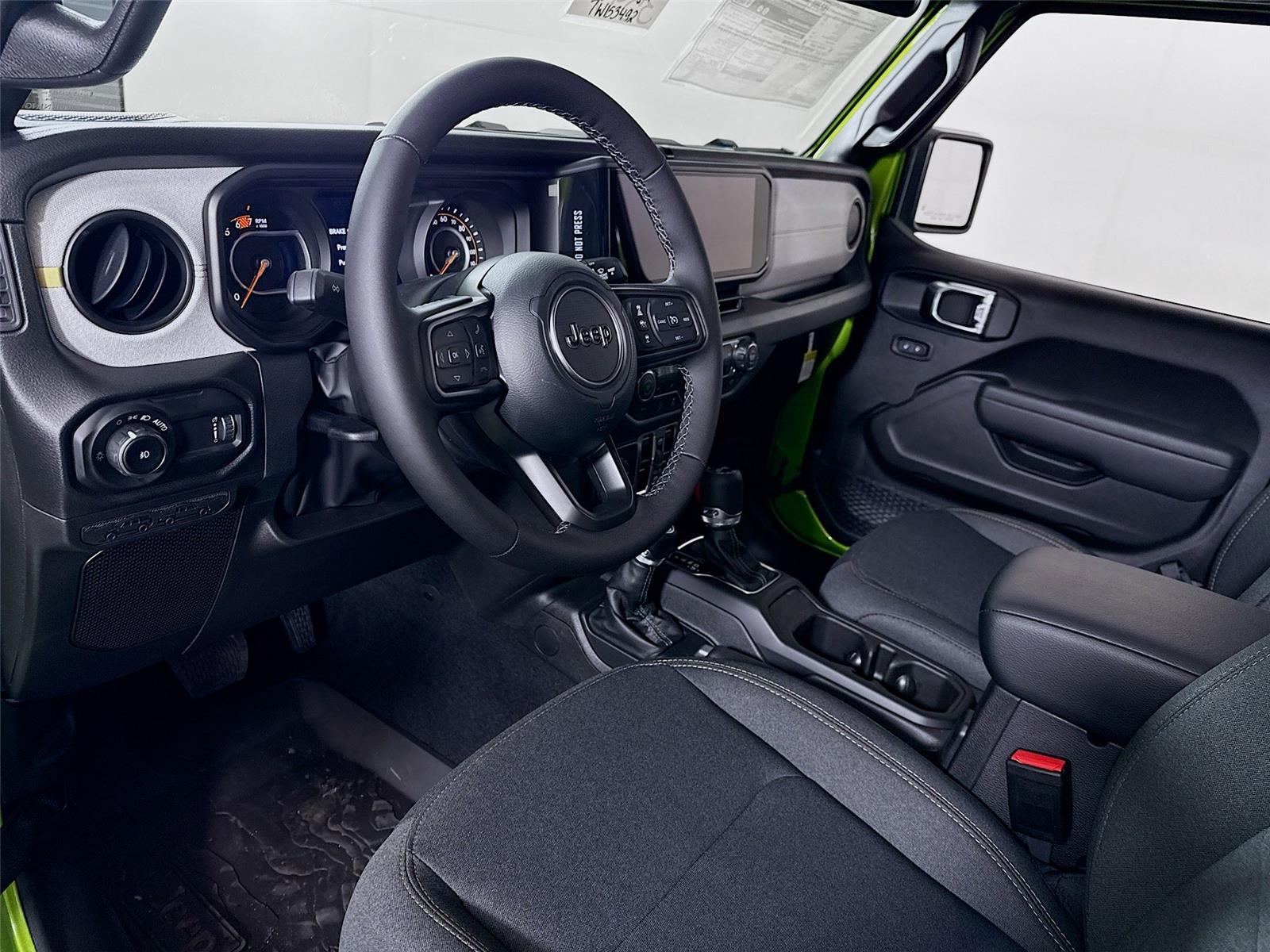 View vehicle photo 4