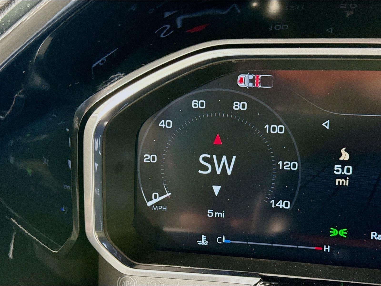 View vehicle photo 7