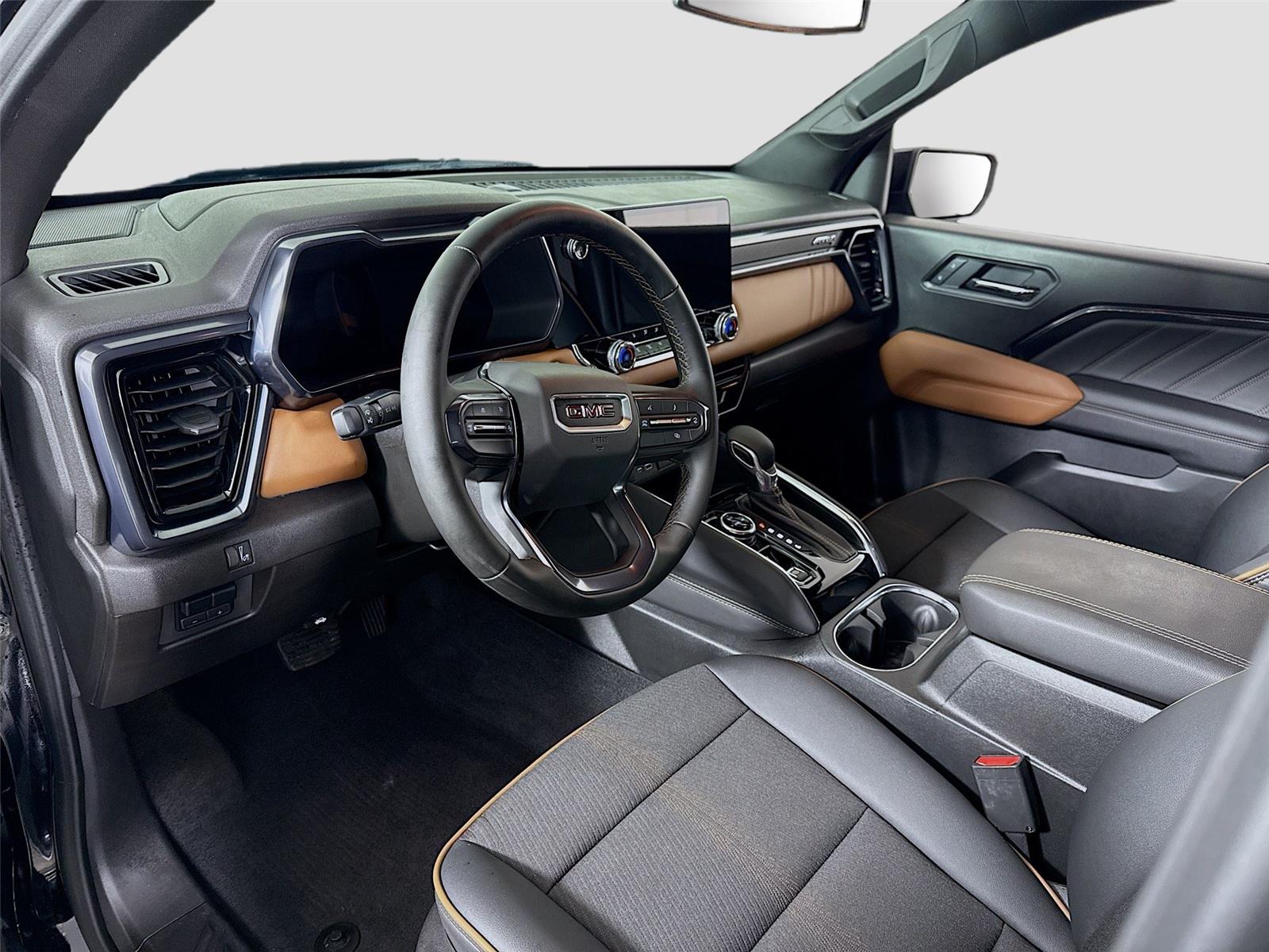 View vehicle photo 3