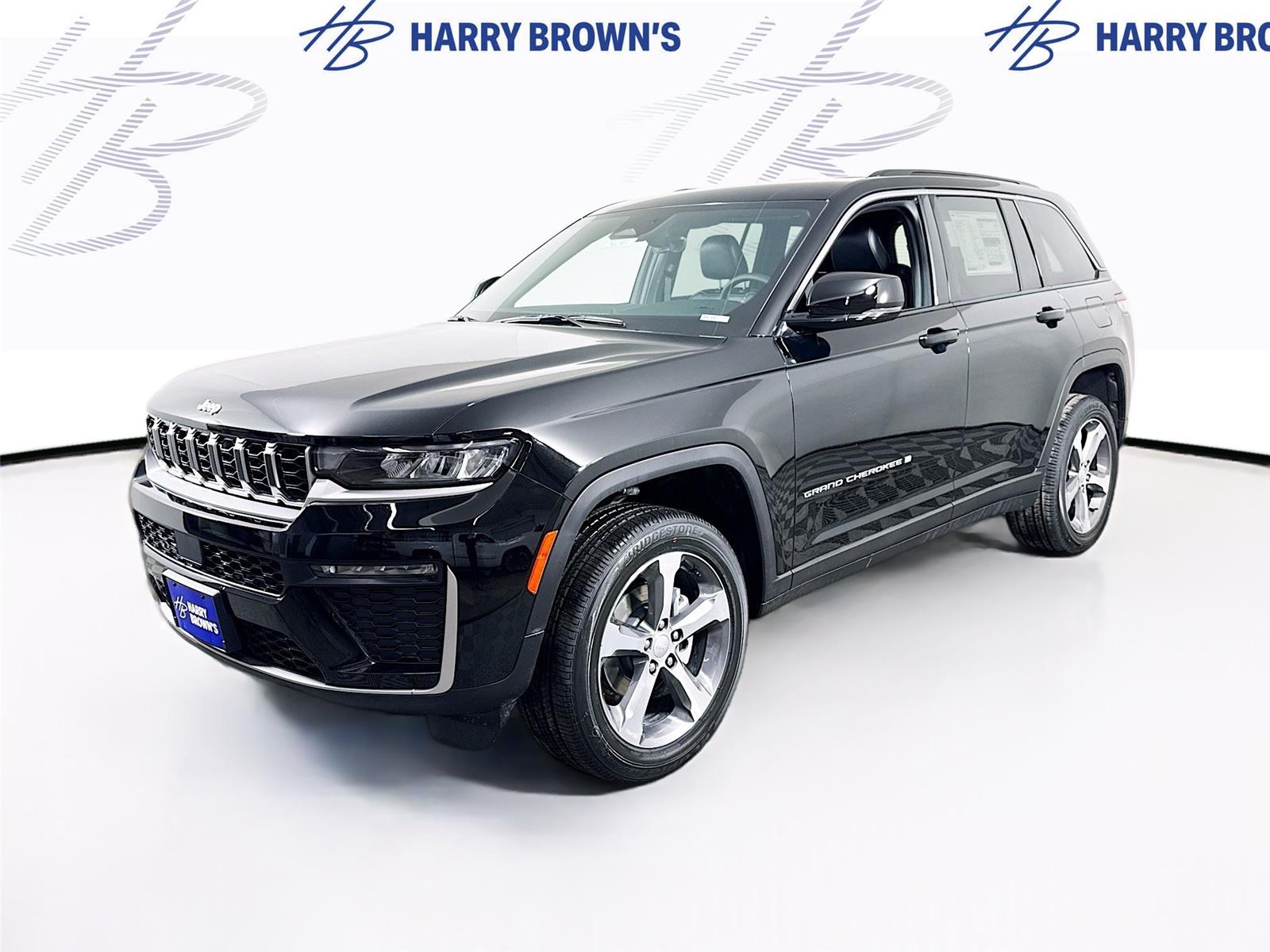 Diamond Black Crystal Pearlcoat 2026 Jeep Grand Cherokee SUV / Crossover Four-Wheel Drive 8-Speed Automatic