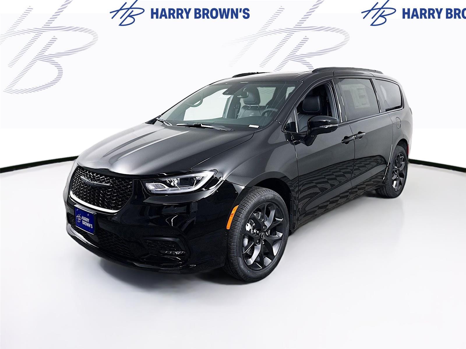 Diamond Black Crystal Pearlcoat 2026 Chrysler Pacifica Minivan All-Wheel Drive 9-Speed Automatic