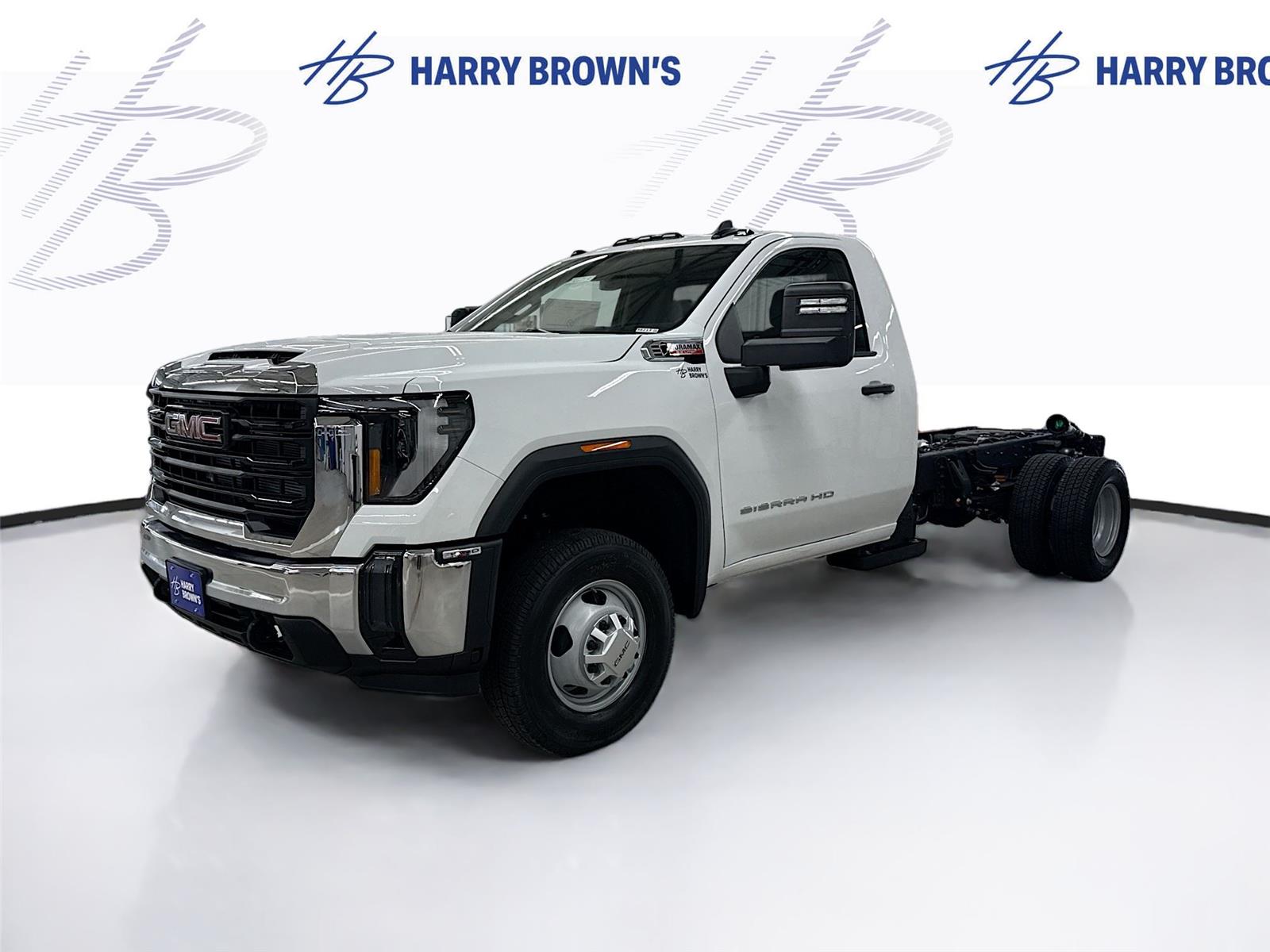 Summit White 2026 GMC Sierra 3500HD Chassis Pro Regular Cab 4WD Pickup Truck Four-Wheel Drive Automatic