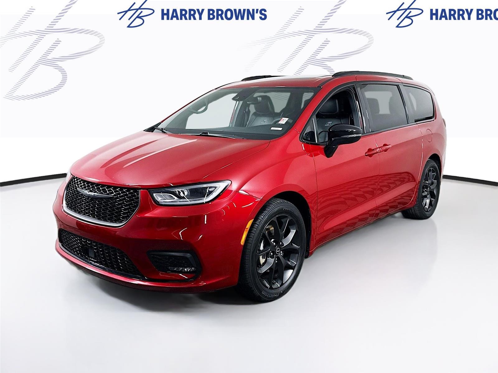 Red Hot Pearlcoat 2025 Chrysler Pacifica Limited FWD Minivan Front-Wheel Drive 9-Speed Automatic