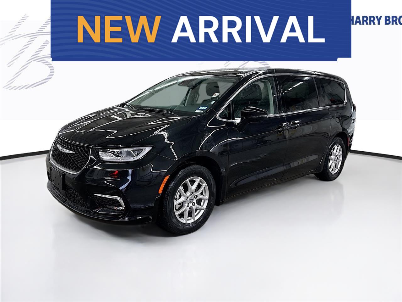 Brilliant Black Crystal Pearlcoat 2023 Chrysler Pacifica Touring L FWD Minivan Front-Wheel Drive 9-Speed Automatic