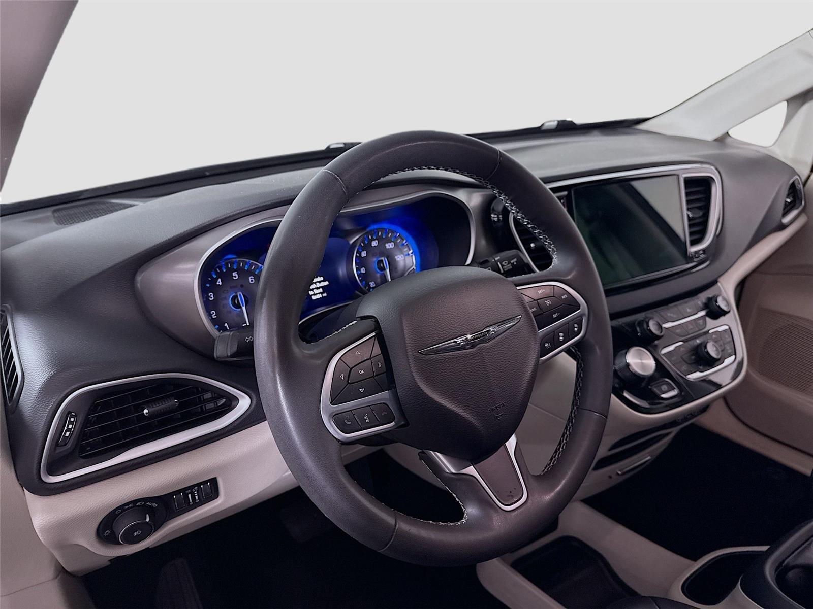 View vehicle photo 3