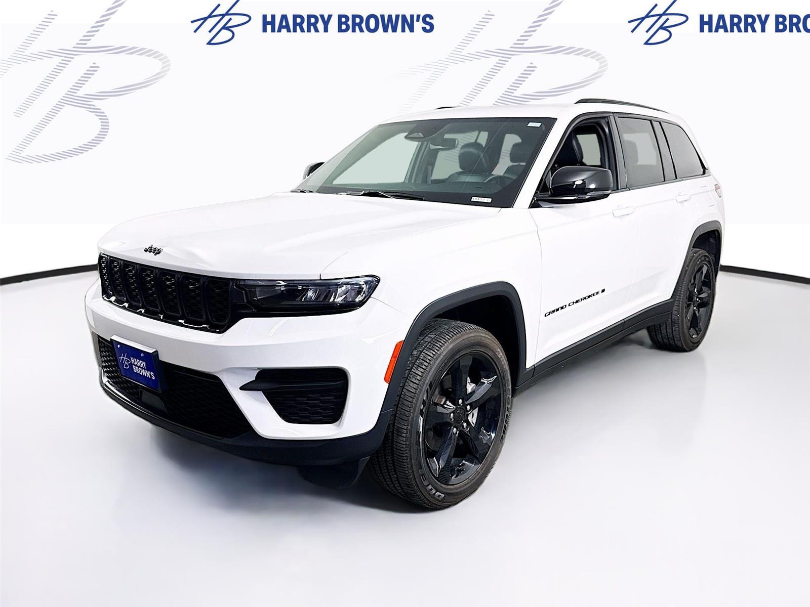 Bright White Clearcoat 2024 Jeep Grand Cherokee Altitude 4WD SUV / Crossover Four-Wheel Drive 8-Speed Automatic