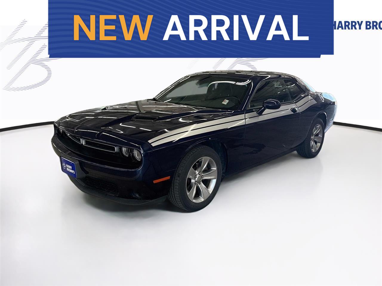 Pitch Black Clearcoat 2017 Dodge Challenger SXT RWD Coupe Rear-Wheel Drive 8-Speed Automatic