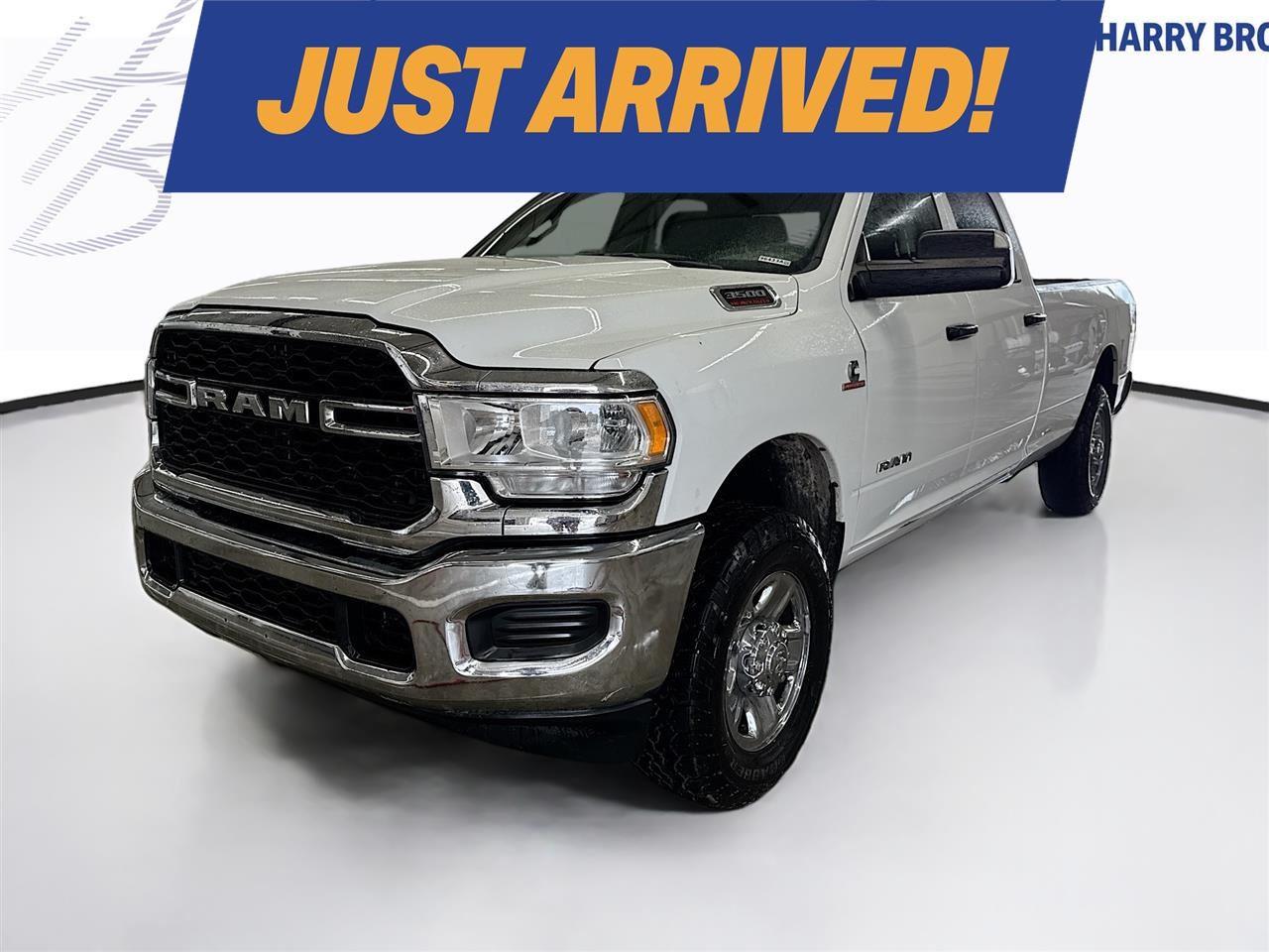 Bright White Clearcoat 2022 RAM 3500 Pickup Truck Four-Wheel Drive 6-Speed Automatic