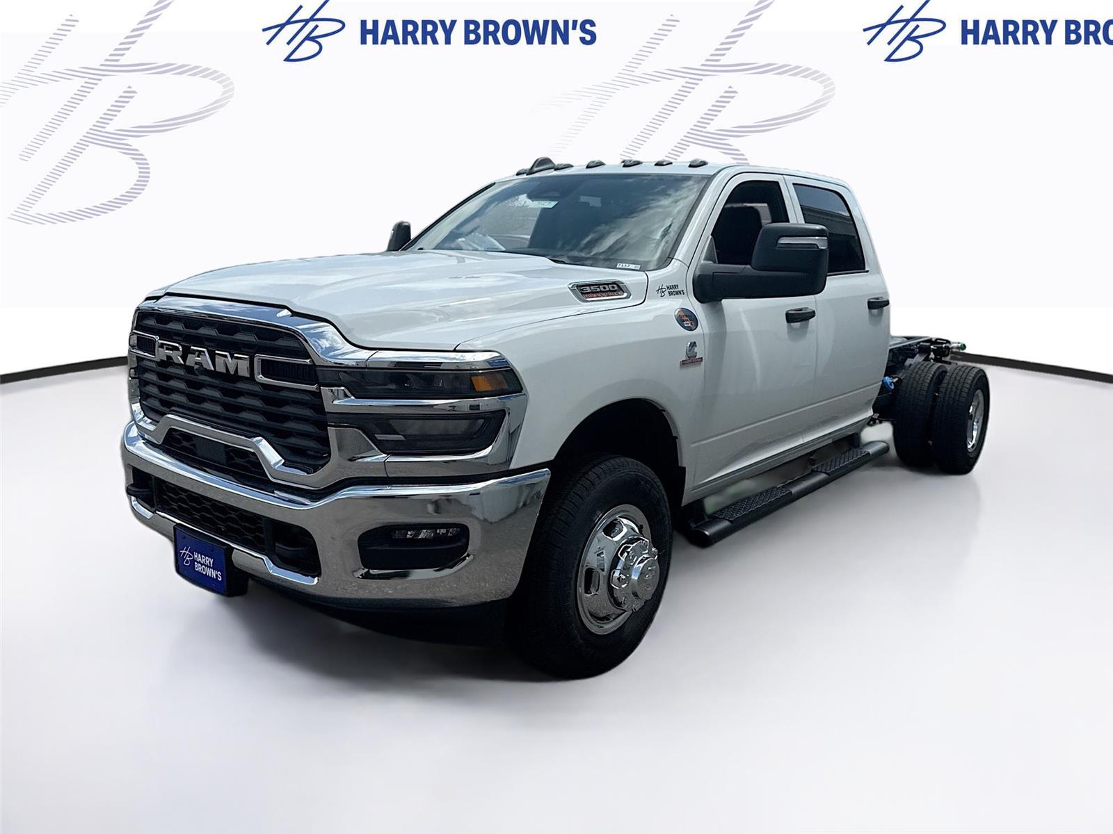 Bright White Clearcoat 2026 RAM 3500 Chassis Pickup Truck Four-Wheel Drive 8-Speed Automatic