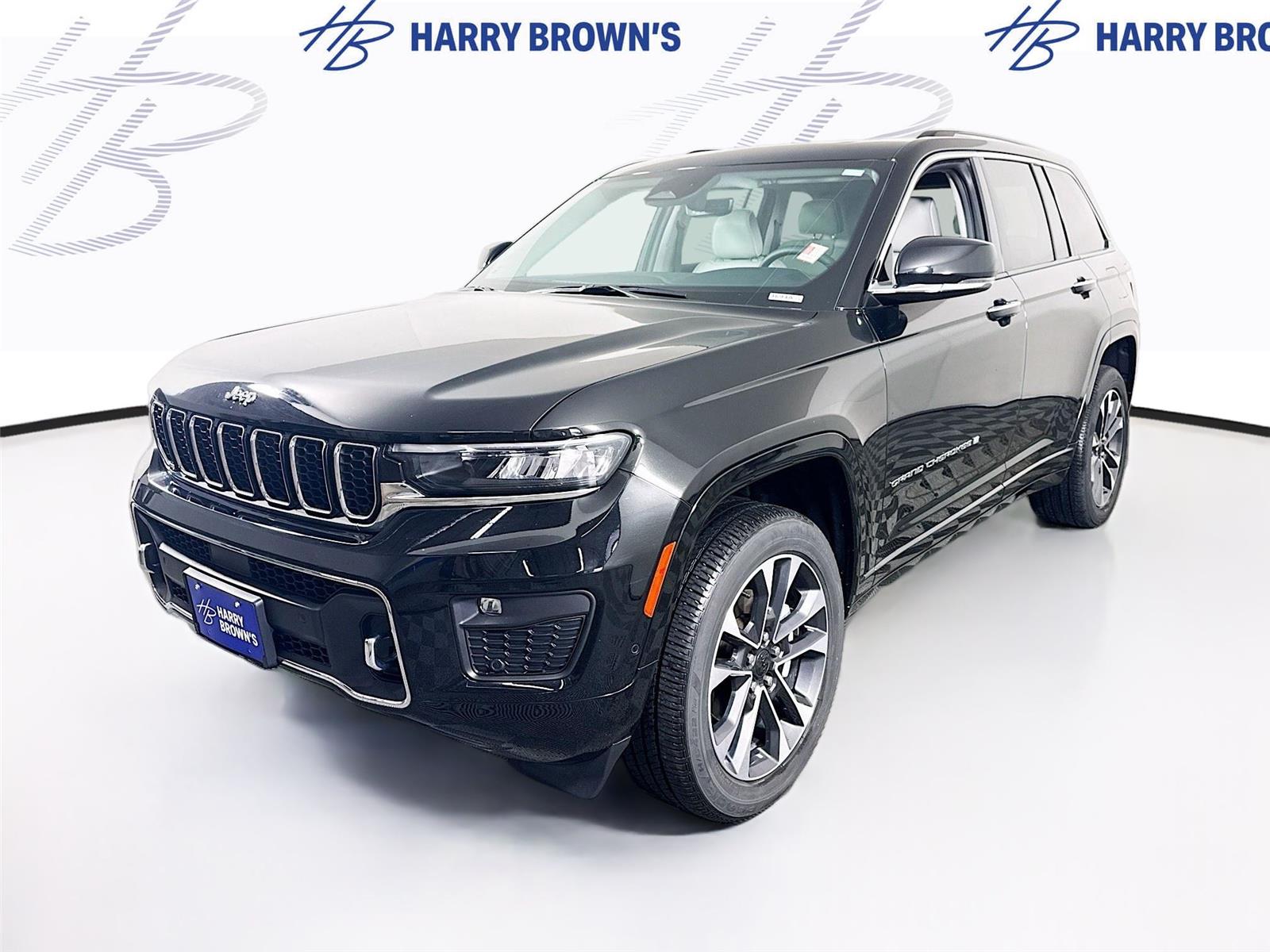 Diamond Black Crystal Pearlcoat 2023 Jeep Grand Cherokee SUV / Crossover Four-Wheel Drive 8-Speed Automatic
