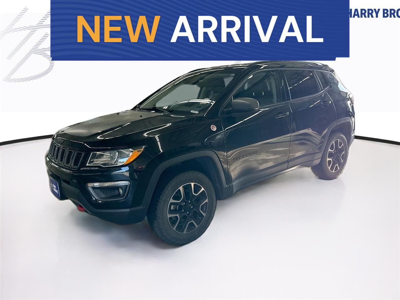 Diamond Black Crystal Pearlcoat 2018 Jeep Compass SUV / Crossover Four-Wheel Drive 9-Speed Automatic