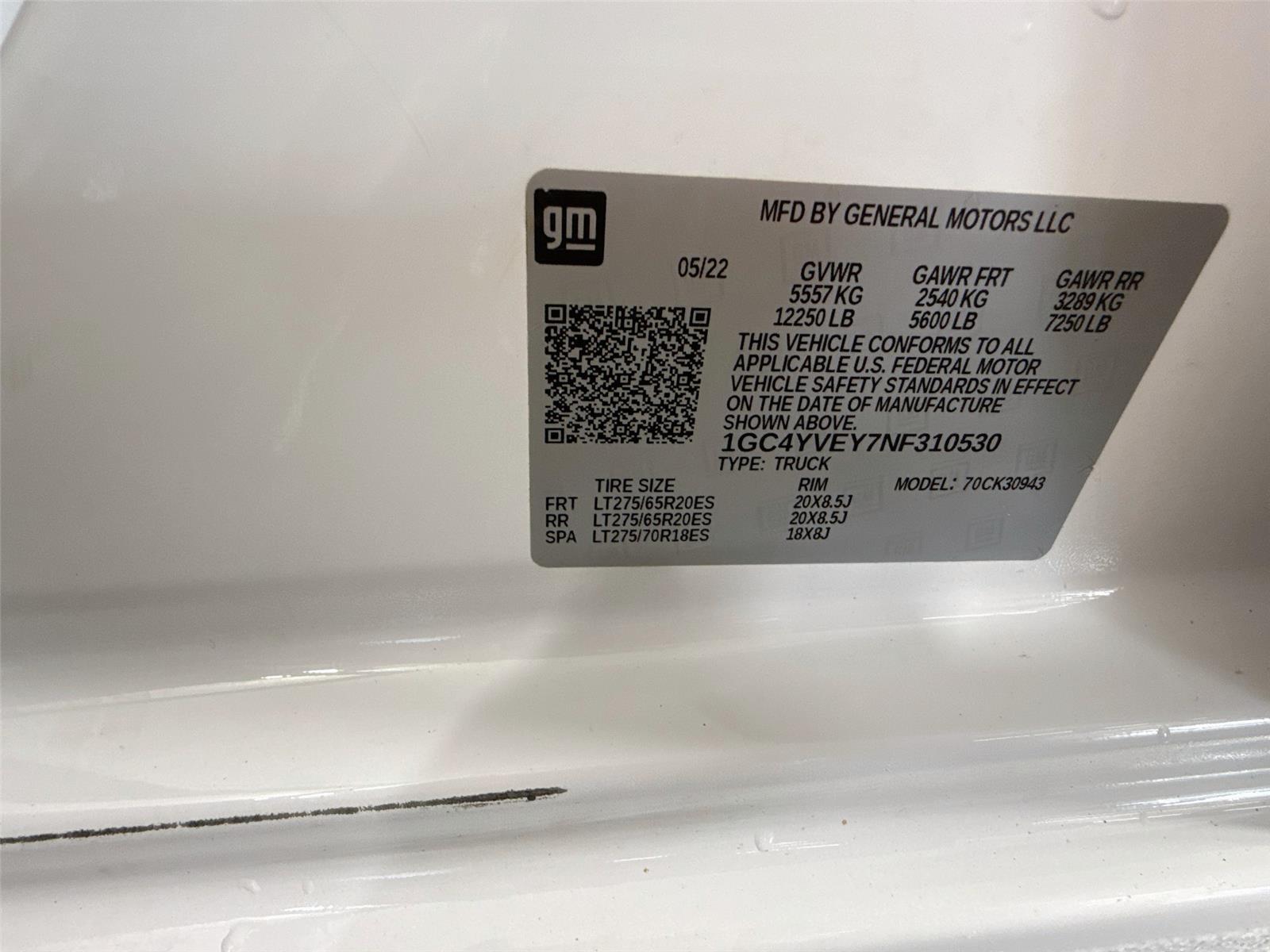 Summit White 2022 Chevrolet Silverado 3500HD Pickup Truck Four-Wheel Drive Automatic