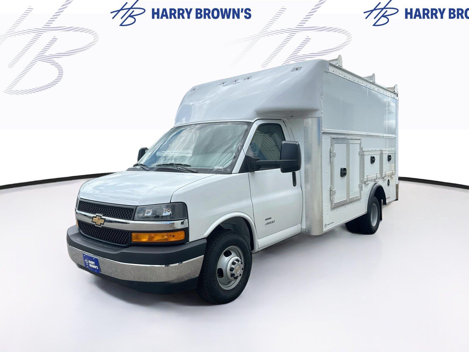 Summit White 2025 Chevrolet Express Chassis Van Rear-Wheel Drive 8-Speed Automatic