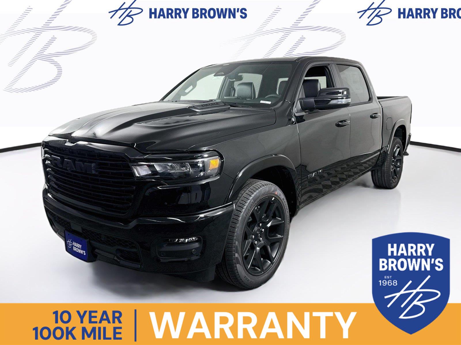 Diamond Black Crystal Pearlcoat 2026 RAM 1500 Pickup Truck Four-Wheel Drive 8-Speed Automatic