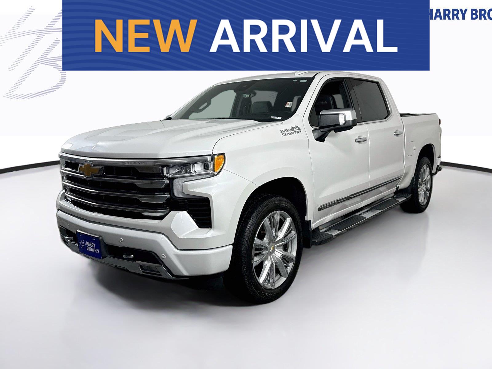 White (Iridescent Pearl Tricoat) 2024 Chevrolet Silverado 1500 Pickup Truck Four-Wheel Drive Automatic