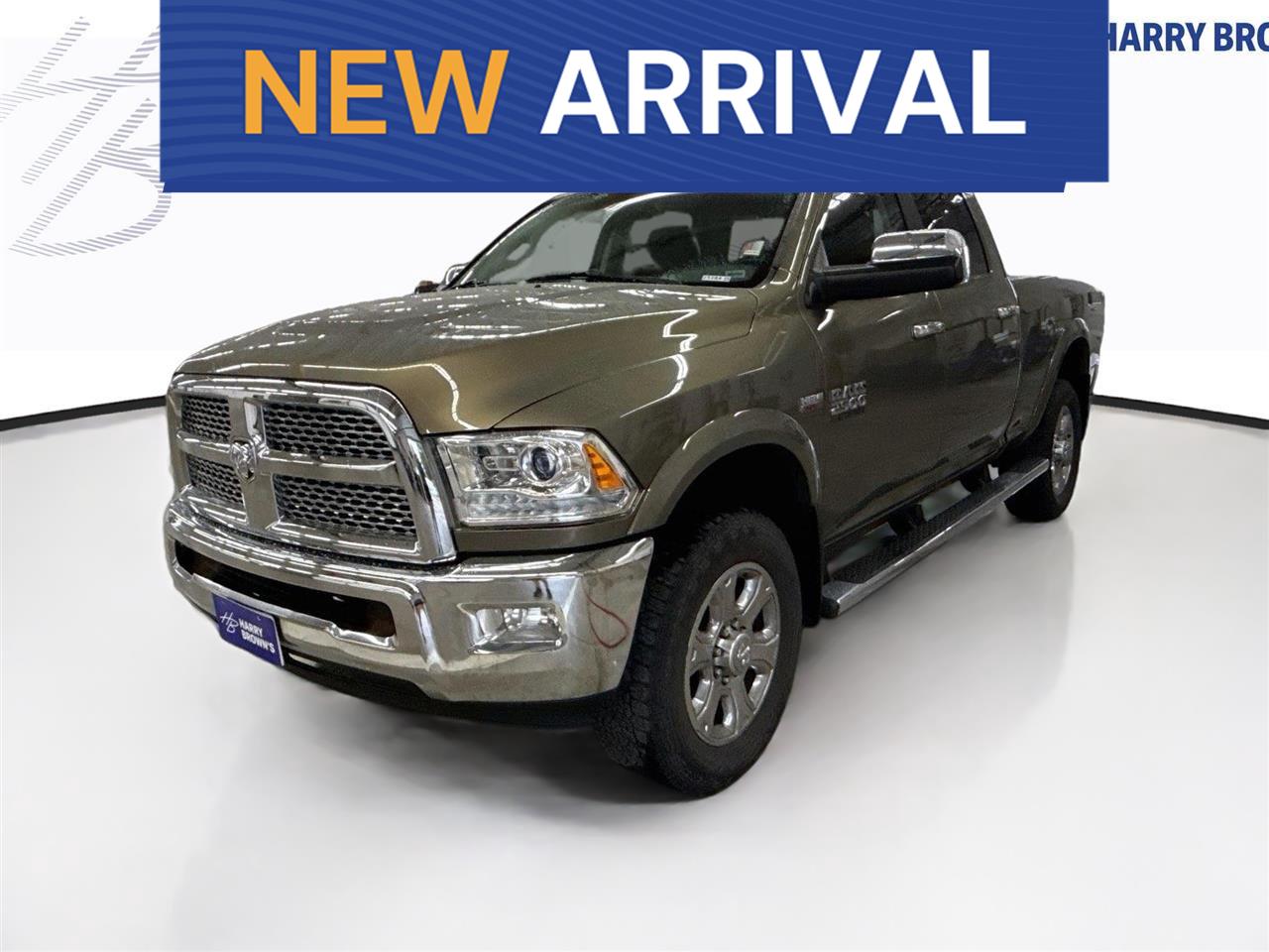 2015 RAM 2500 Negro (Black Forest Green Pearlcoat) Camioneta Todo terreno 6 velocidades Automática