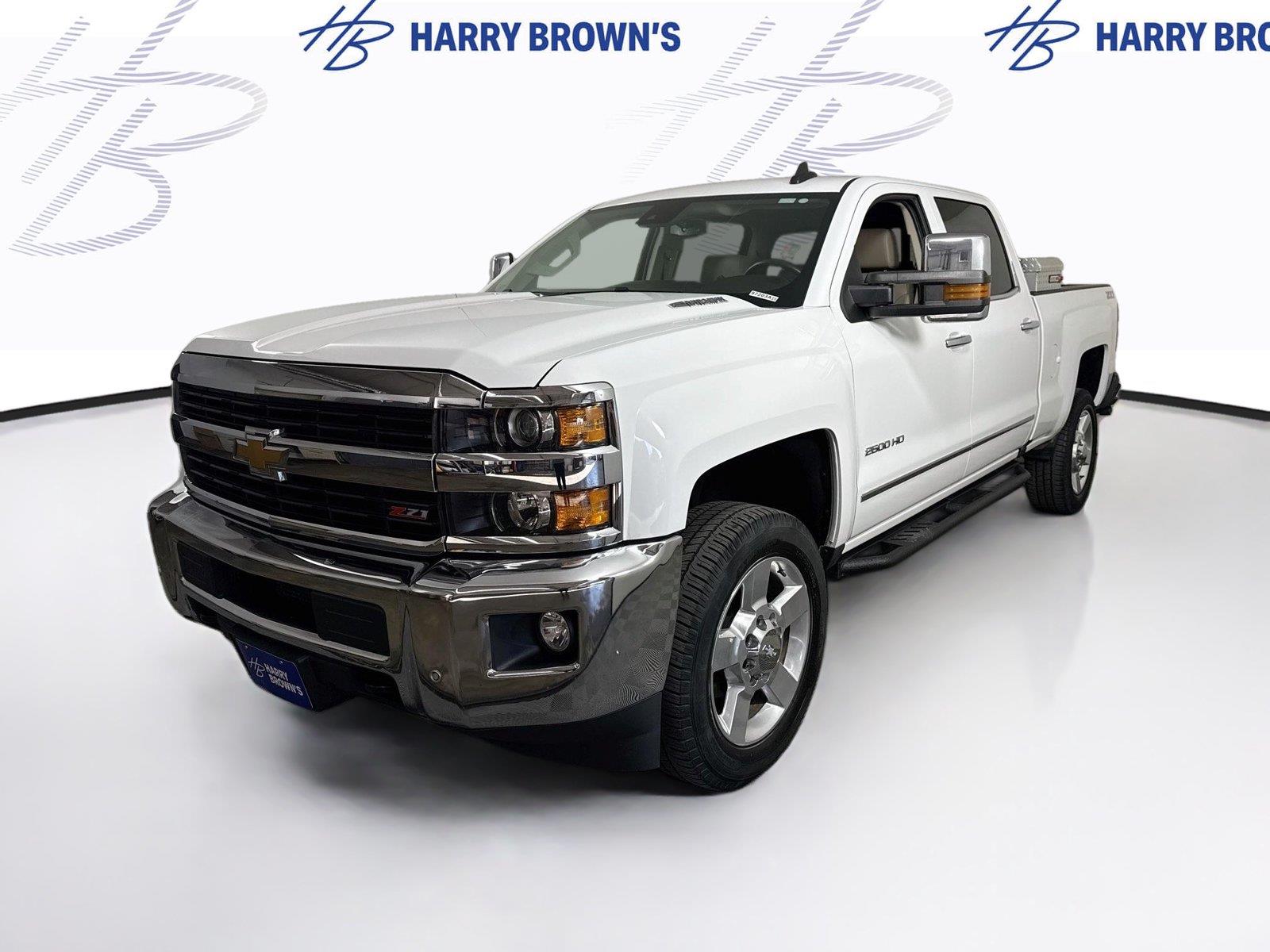 Summit White 2016 Chevrolet Silverado 2500HD Pickup Truck Four-Wheel Drive 6-Speed Automatic