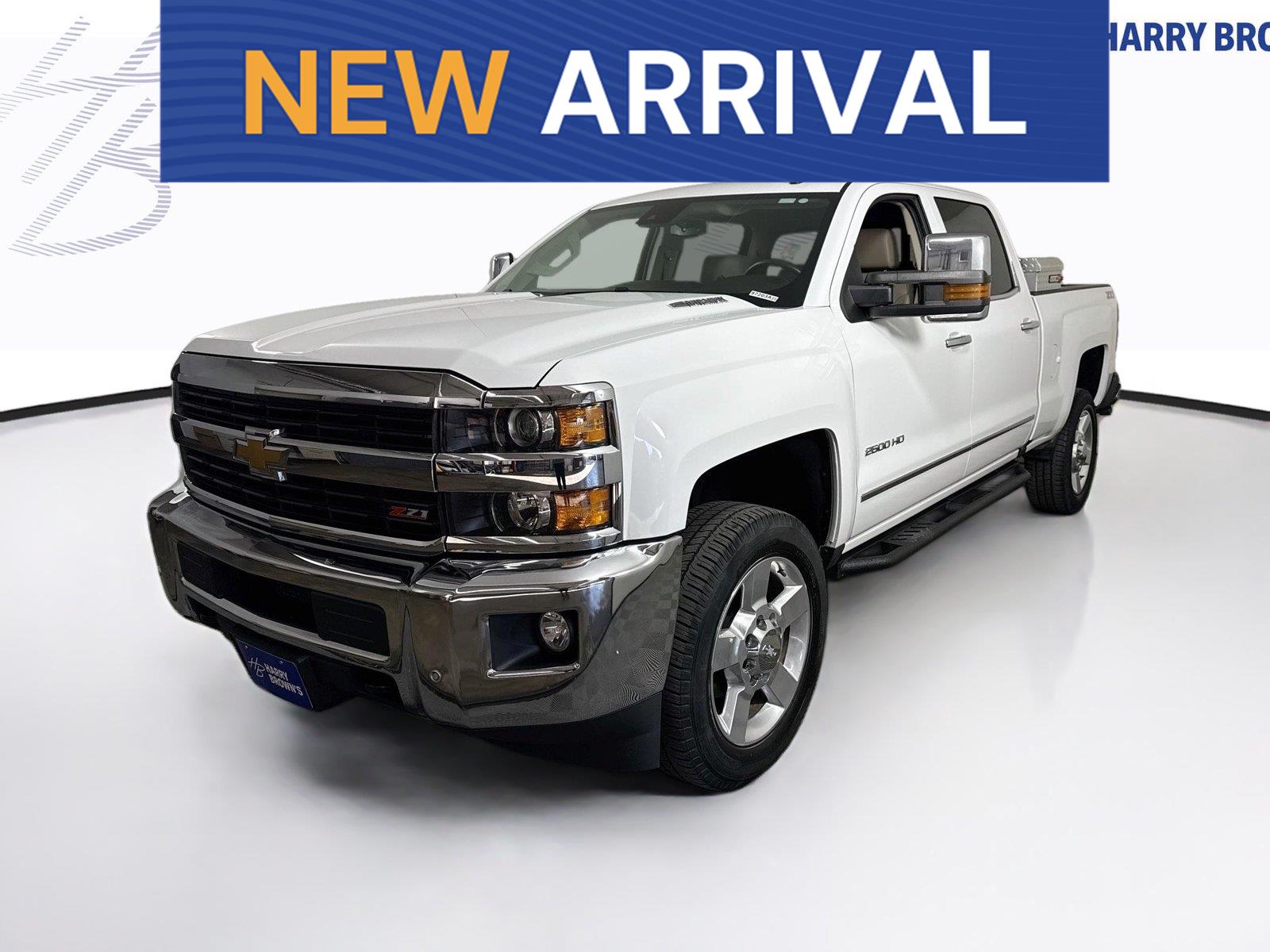 Summit White 2016 Chevrolet Silverado 2500HD Pickup Truck Four-Wheel Drive 6-Speed Automatic