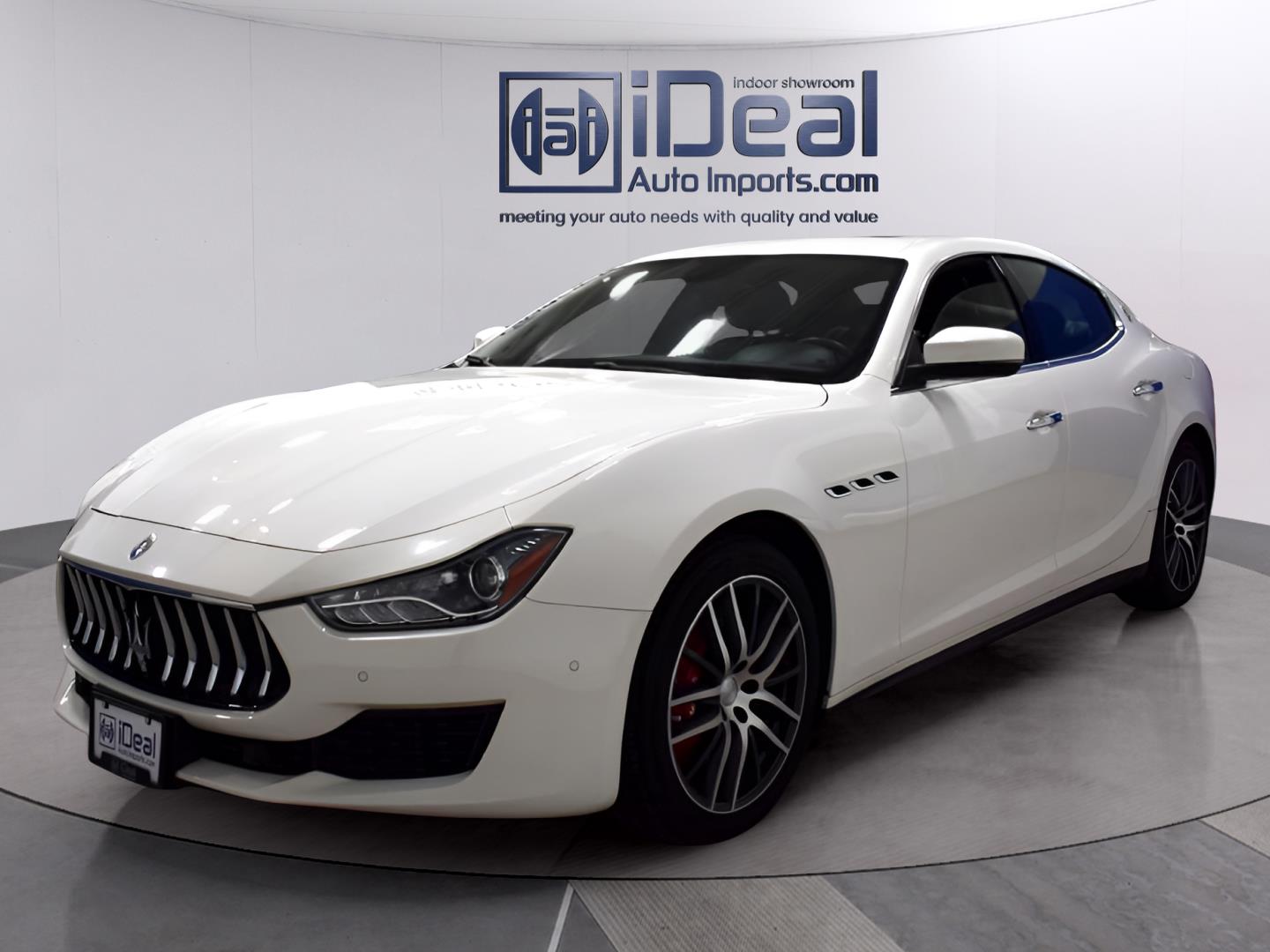 Bianco 2019 Maserati Ghibli S Q4 3.0L AWD Sedan All-Wheel Drive Automatic