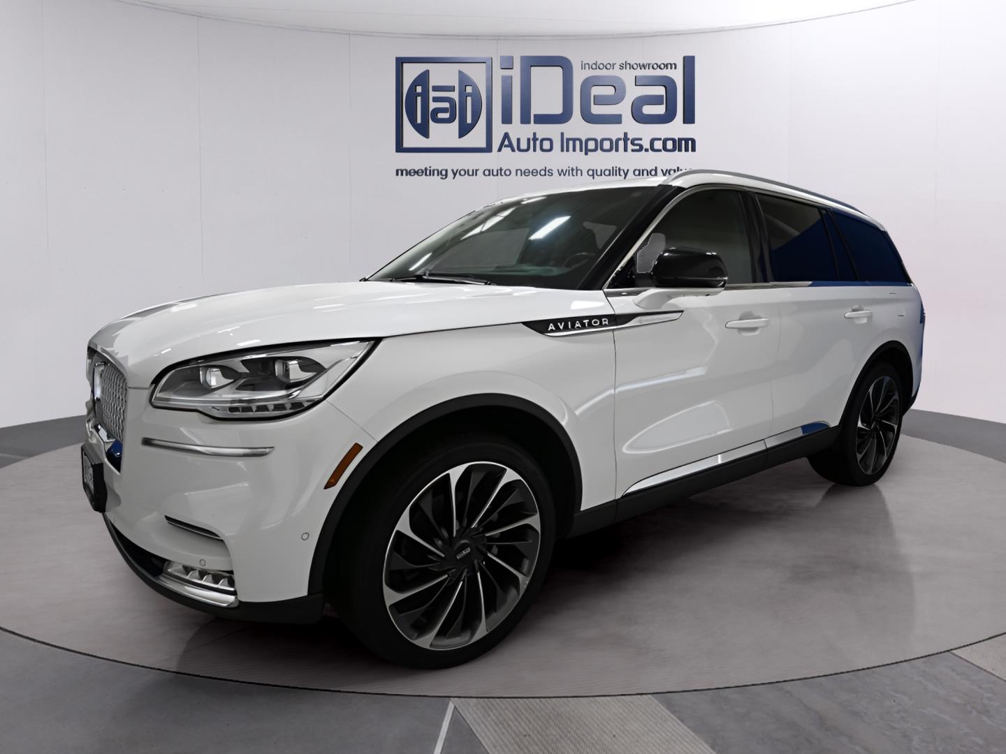 Pristine White 2021 Lincoln Aviator Reserve AWD SUV / Crossover All-Wheel Drive Automatic