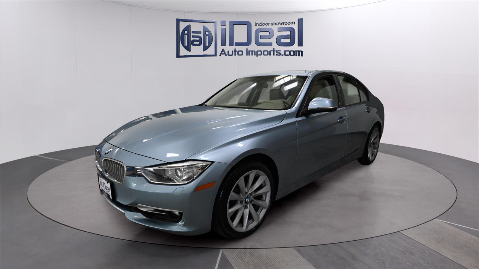 2013 BMW 3 Series 328i xDrive Sedan AWD Sedan All-Wheel Drive 8-Speed Automatic