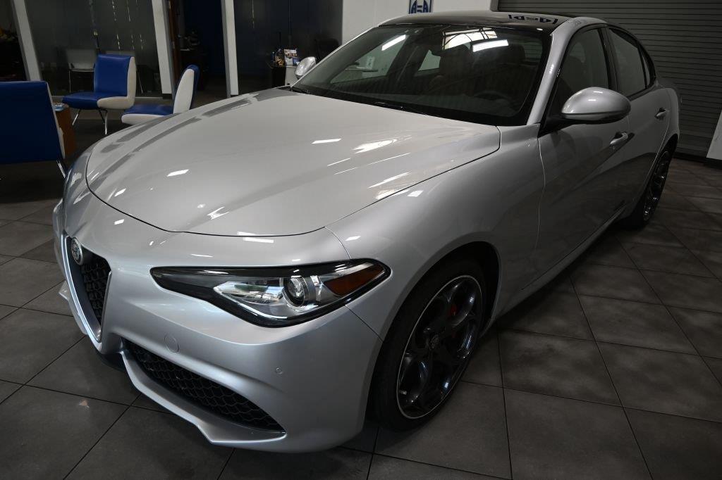Silverstone Gray Metallic 2018 Alfa Romeo Giulia Sedan All-Wheel Drive Automatic