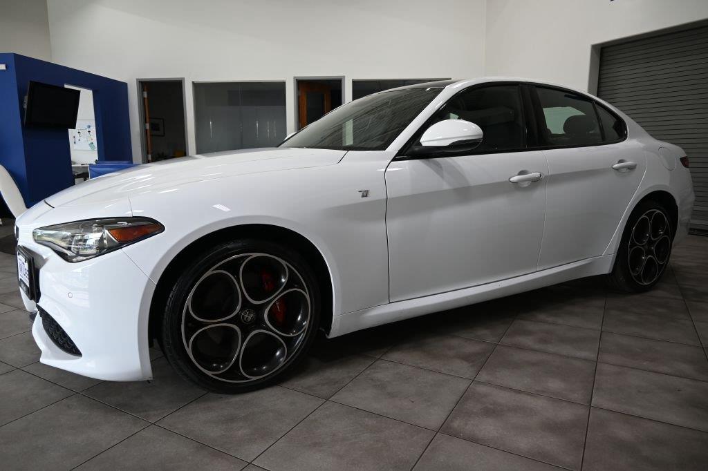 Alfa White 2023 Alfa Romeo Giulia Sedan All-Wheel Drive Automatic