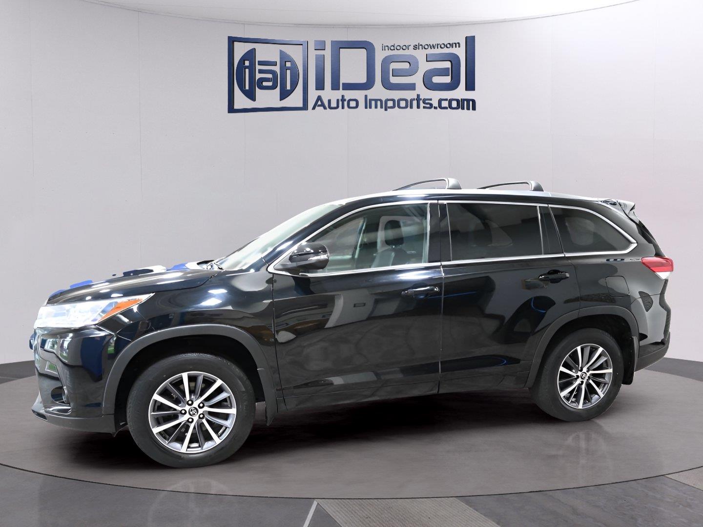 Midnight Black Metallic 2018 Toyota Highlander SUV / Crossover All-Wheel Drive Automatic