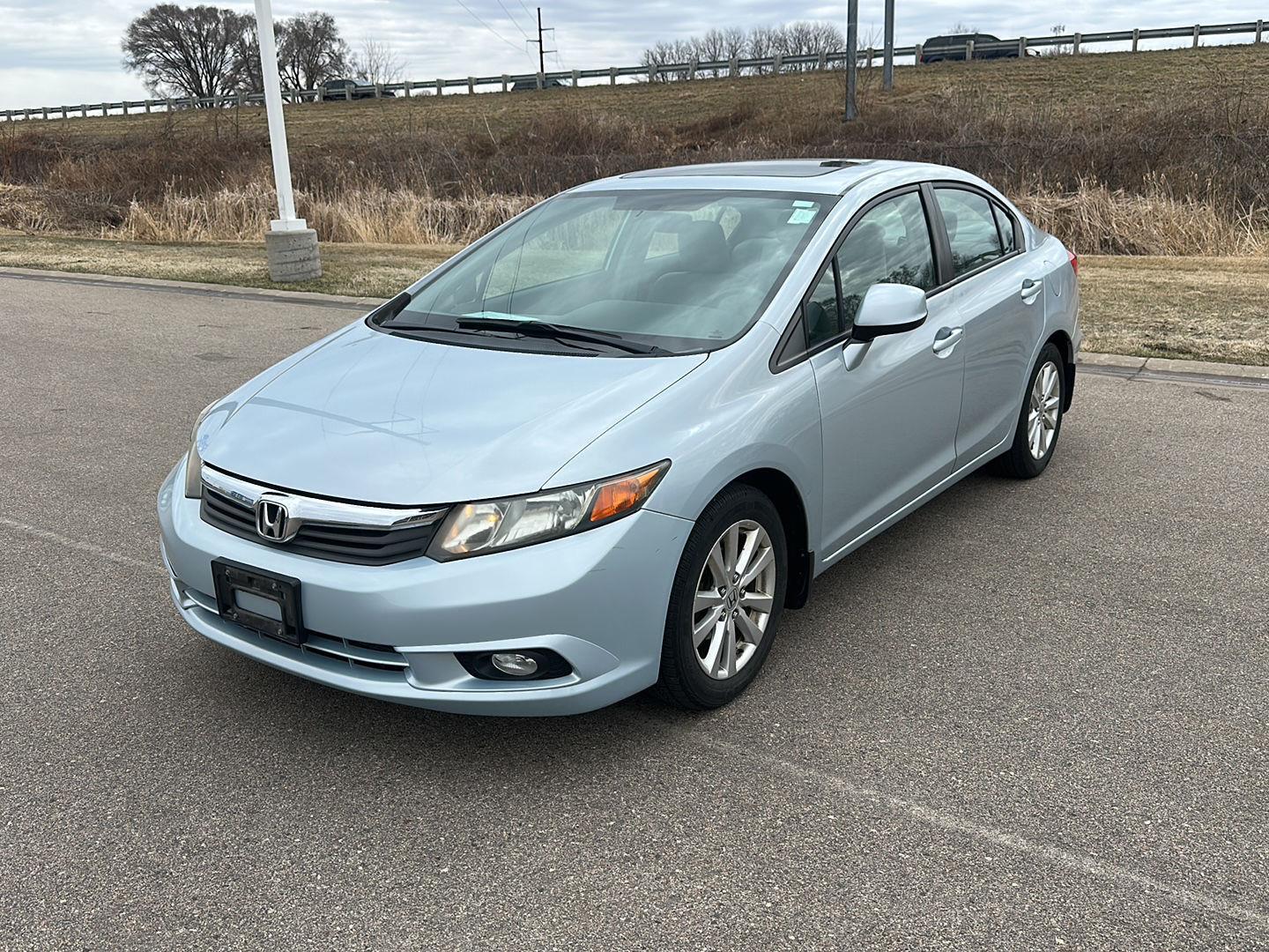 View vehicle photo 7