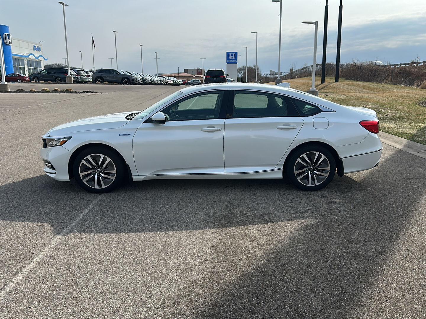 View vehicle photo 6