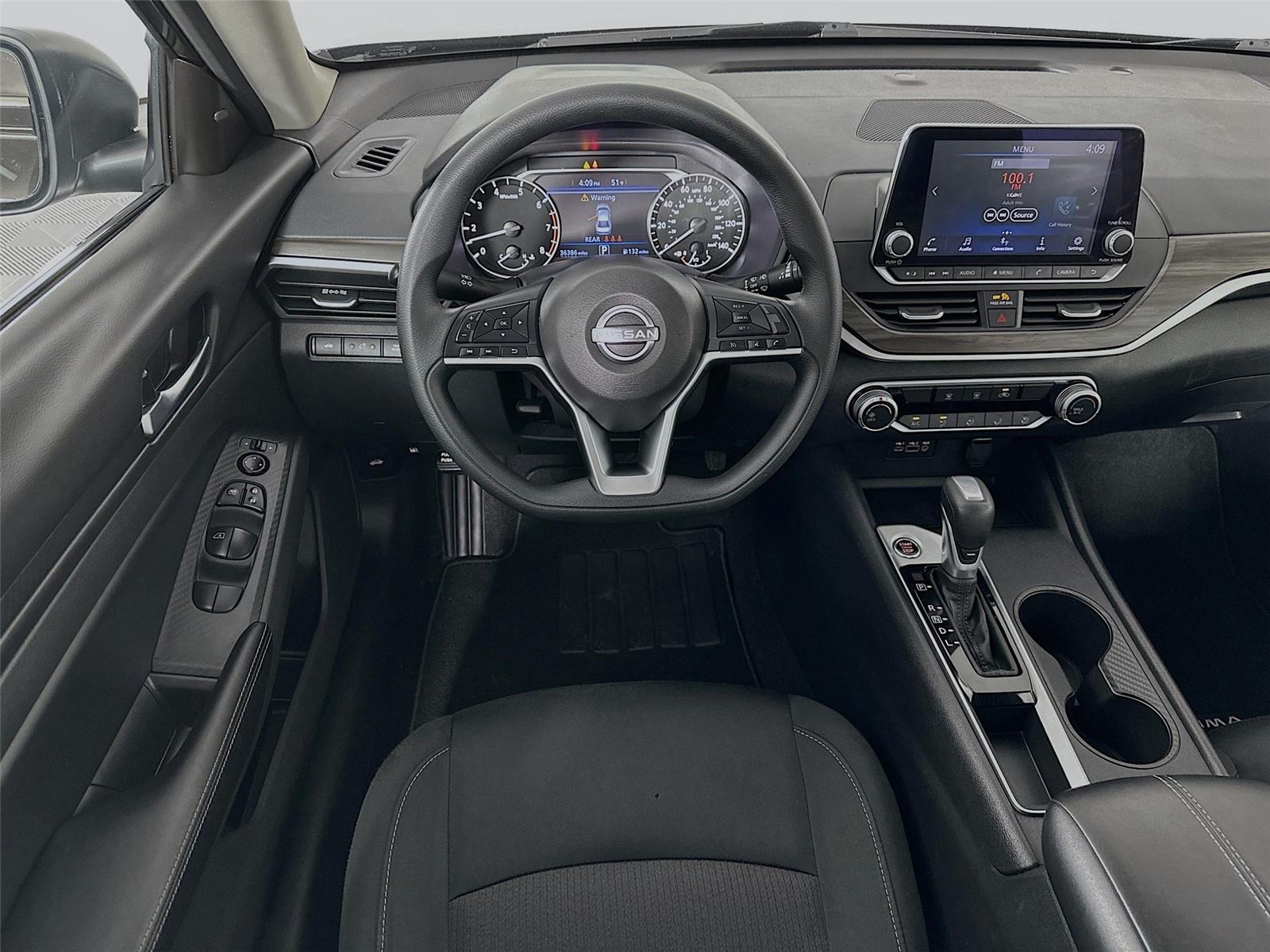 View vehicle photo 2