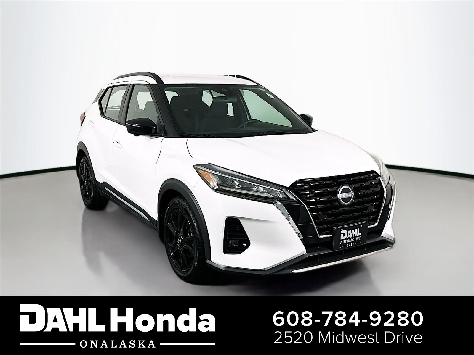 2023 Nissan Kicks SR FWD